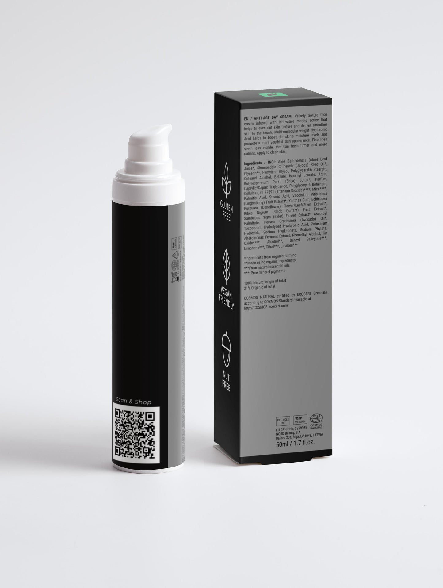 Anti age dagcrème voor mannen in zwarte verpakking met productinformatie, op een witte achtergrond