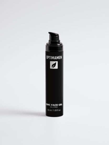 Olievrije moisturizer voor mannen met een zwart label op een witte achtergrond