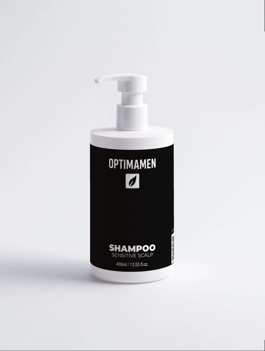 Shampoo gevoelige hoofdhuid voor mannen met zwart label op een witte achtergrond